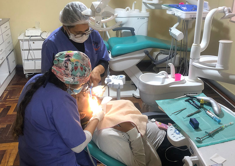 Treament of first patients in the new dental clinic